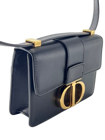 CHRISTIAN DIOR Sac « 30 Montaigne Flap »...