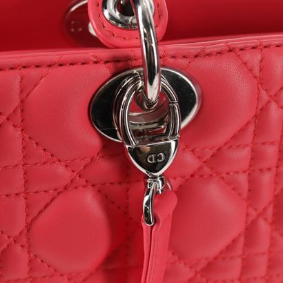 CHRISTIAN DIOR Sac « Lady cannage » en cuir...