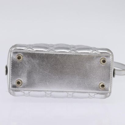 CHRISTIAN DIOR Sac « Lady cannage » en cuir...