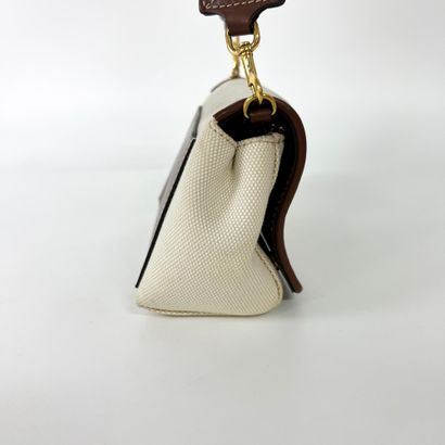 BURBERRY Sac « Horseferry Bum » en toile...