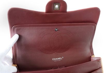 CHANEL Sac « Paris-Edinburgh Flap » en cuir...