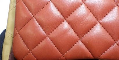 CHANEL Sac « Paris-Edinburgh Flap » en cuir...