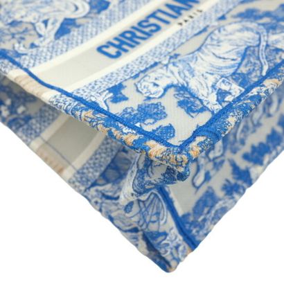 CHRISTIAN DIOR Sac « Book Tote » en toile...
