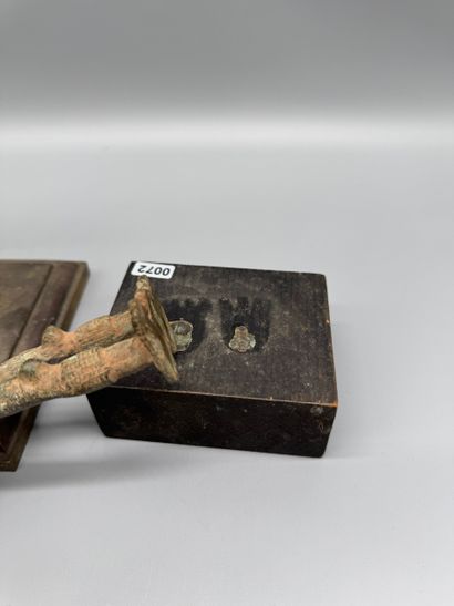 PAIR OF ANTHROPOMORPHIC STATUETTES - Ghana,...