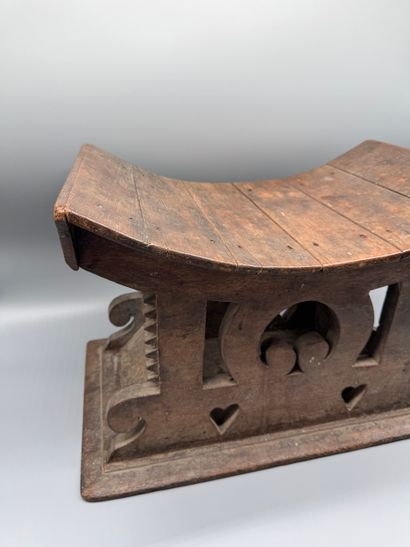 STOOL - Ghana - Akan
Mid-20th century. Wood,...