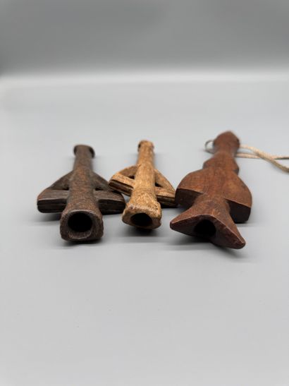 SET OF 3 FLUTES OR WHISTLES, MOSSI, IVORY...