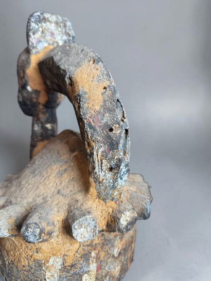 POST ELEMENT (?) WITH ANTHROPOMORPHIC FIGURE...