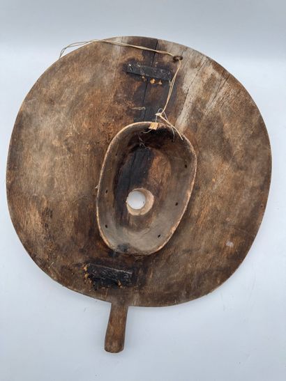 ROUND MASK WITH GEOMETRIC DECORATIONS - Burkina...
