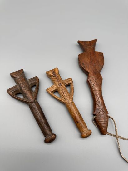 SET OF 3 FLUTES OR WHISTLES, MOSSI, IVORY...