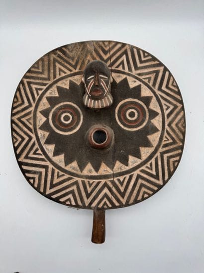 ROUND MASK WITH GEOMETRIC DECORATIONS - Burkina...