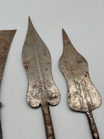 4-PIECE SET (2 SPEARHEADS AND 2 AXES) Ferrous...