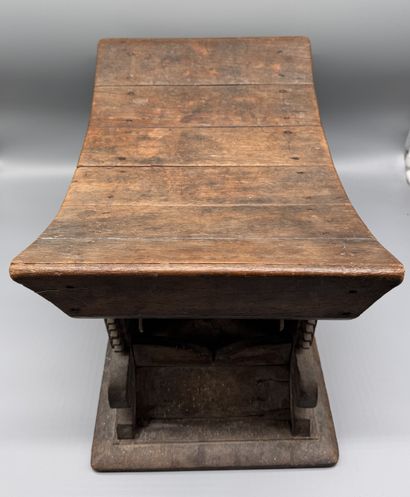 STOOL - Ghana - Akan
Mid-20th century. Wood,...
