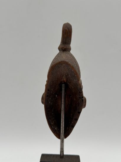 DIGNITARY'S CANE HANDLE OR HEAD ON A BASE...