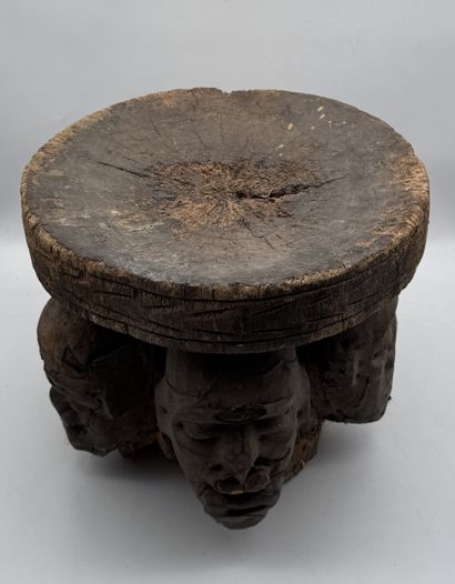 FRAGMENT OF A CHAIR WITH CARYATIDS - Bissagos...