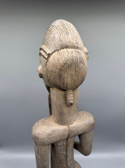 BAULE MALE FIGURE Wood. Long beard, scarifications...