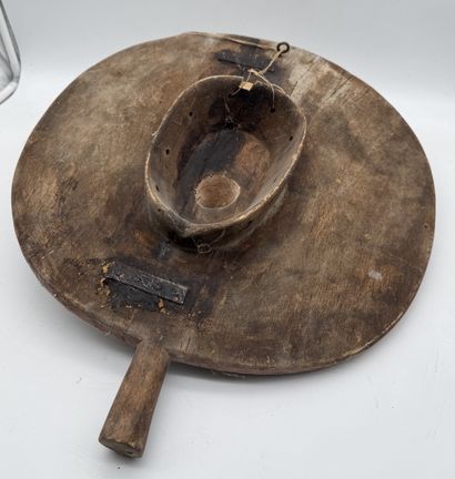 ROUND MASK WITH GEOMETRIC DECORATIONS - Burkina...