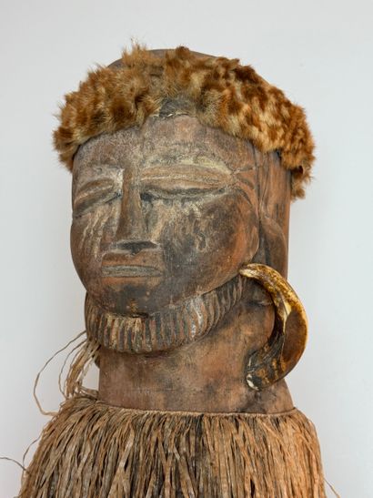 LARGE ANCESTOR STATUE WITH A FIBER COLLAR...