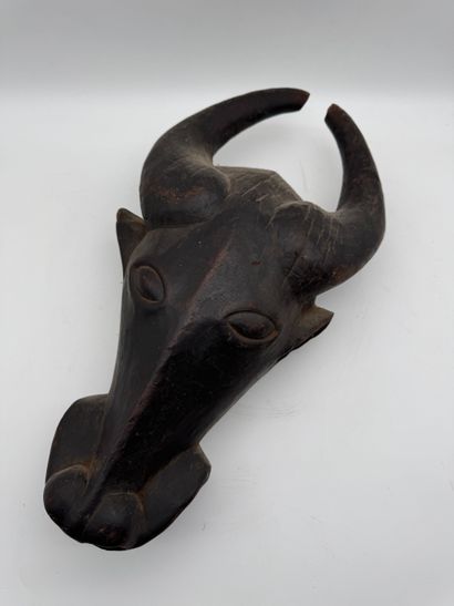BUFFALO HELMET MASK - Cameroon - Bamileke
Late...