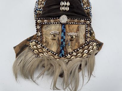 MWAASH AMBOOY MASK - DR Congo - Kuba
First...