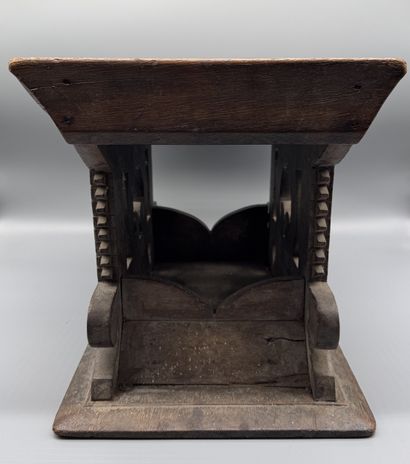 STOOL - Ghana - Akan
Mid-20th century. Wood,...