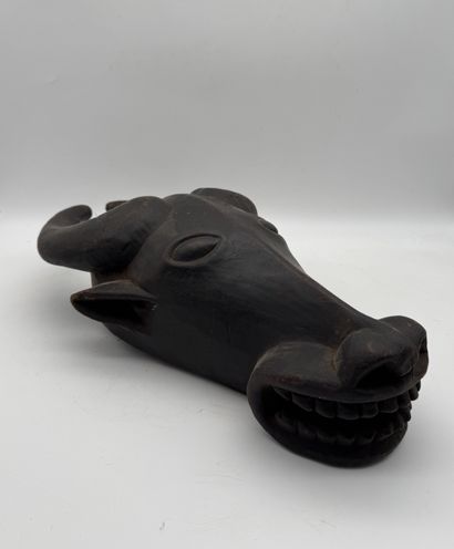 BUFFALO HELMET MASK - Cameroon - Bamileke
Late...
