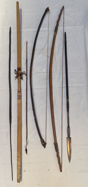 SET OF BOWS AND ARROWS (SET OF 6 PIECES)
First...