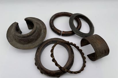 SET OF BRACELETS
First half of the 20th century....