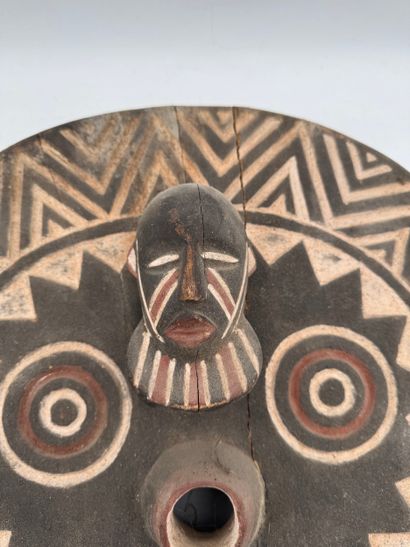 ROUND MASK WITH GEOMETRIC DECORATIONS - Burkina...