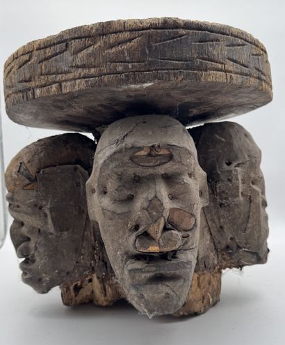 FRAGMENT OF A CHAIR WITH CARYATIDS - Bissagos...