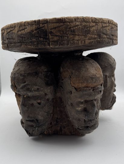 FRAGMENT OF A CHAIR WITH CARYATIDS - Bissagos...