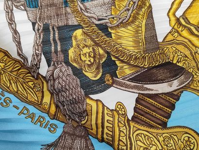 HERMÈS – Écharpe « Paperoles »
Écharpe en...