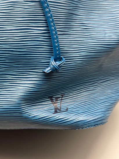 LOUIS VUITTON Sac Petit Noé
Sac seau Petit...
