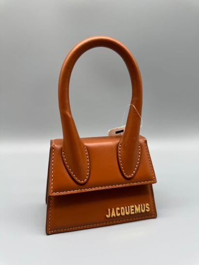 JACQUEMUS – Sac Le Chiquito Mini
Sac Le Chiquito...