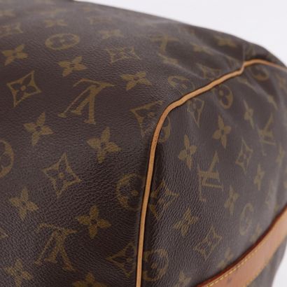 LOUIS VUITTON – Sac Keepall Bandoulière 55
Sac...