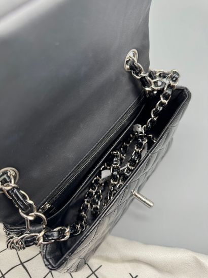 CHANEL Sac Classic Single Flap Mini
Sac à...