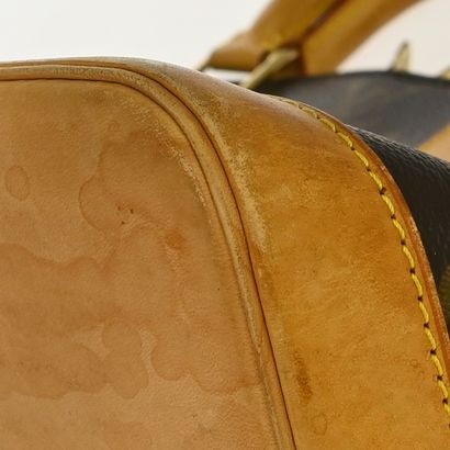LOUIS VUITTON – Sac Alma PM
Sac Alma format...