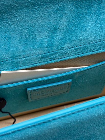 JACQUEMUS Sac Le Grand Bambino
Sac à rabat...
