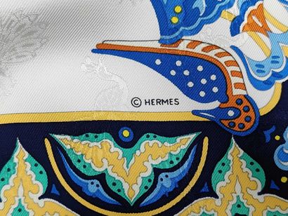 HERMÈS – Carré 90
Carré en soie imprimée...