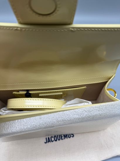 JACQUEMUS Sac Le Bambinou
Sac à rabat Le...
