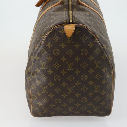 LOUIS VUITTON – Sac Keepall 60
Sac de voyage...