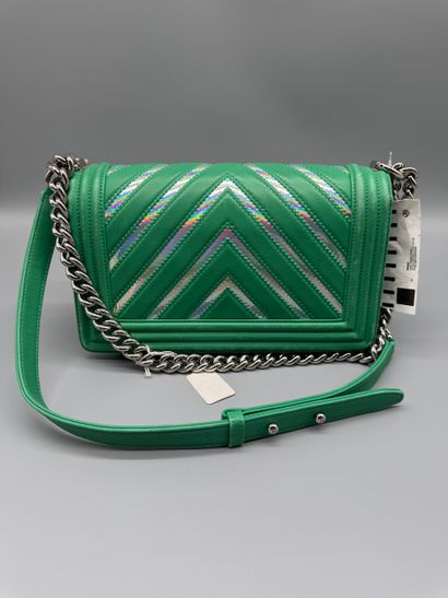 CHANEL – Sac Boy Old Medium
Sac Boy à rabat...