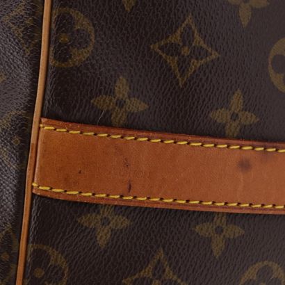 LOUIS VUITTON – Sac Keepall Bandoulière 55
Sac...