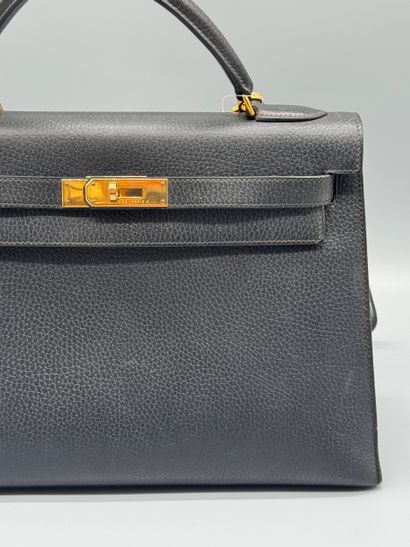 HERMÈS – Sac Kelly 32
Sac Kelly format 32...