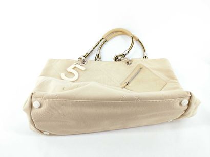 CHANEL – Cabas Vintage N°5
Grand sac cabas...