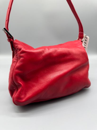 FENDI – Sac Baguette
Sac Baguette en cuir,...