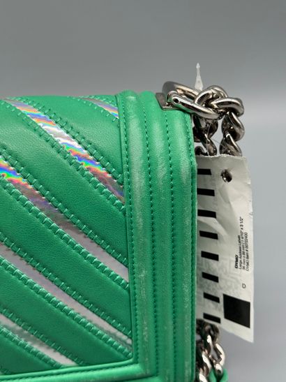 CHANEL – Sac Boy Old Medium
Sac Boy à rabat...