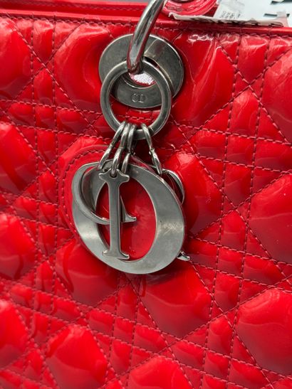 CHRISTIAN DIOR – Sac Lady Dior vintage
Sac...