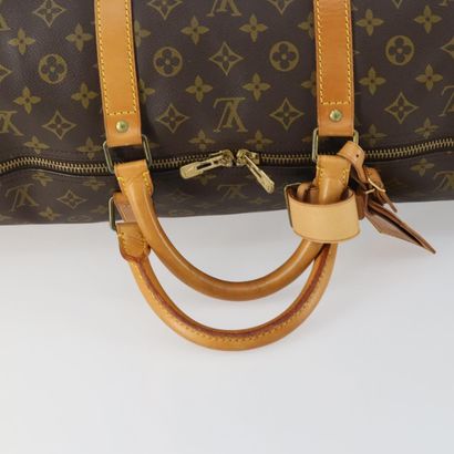 LOUIS VUITTON – Sac Keepall 60
Sac de voyage...