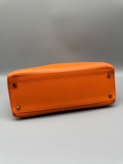HERMÈS – Sac Kelly 32
Sac Kelly format 32...
