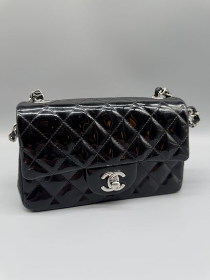 CHANEL Sac Classic Single Flap Mini
Sac à...